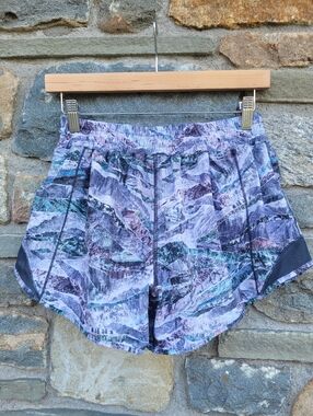 Lululemon Hotty Hot Shorts Spring Scape Multi